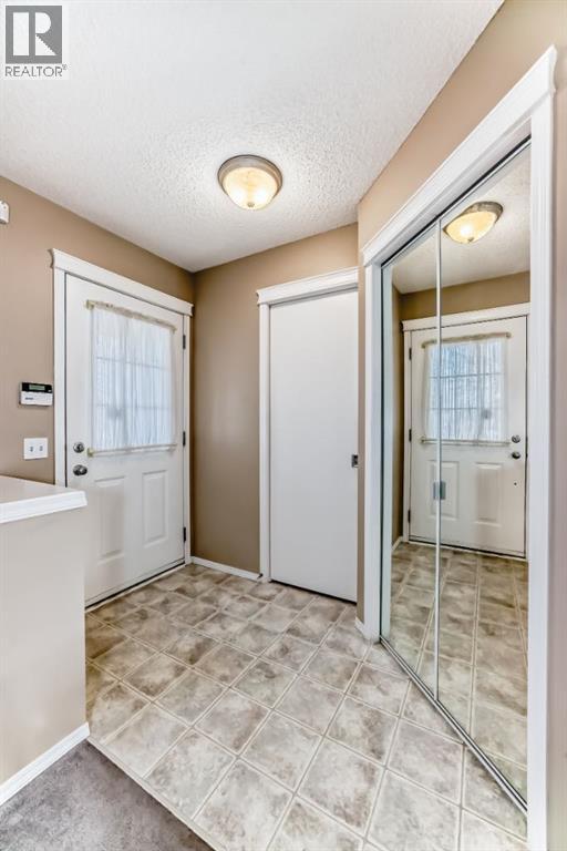 House for Sale in 240 Prestwick Way SE|Calgary, Alberta T2Z2Z5 3