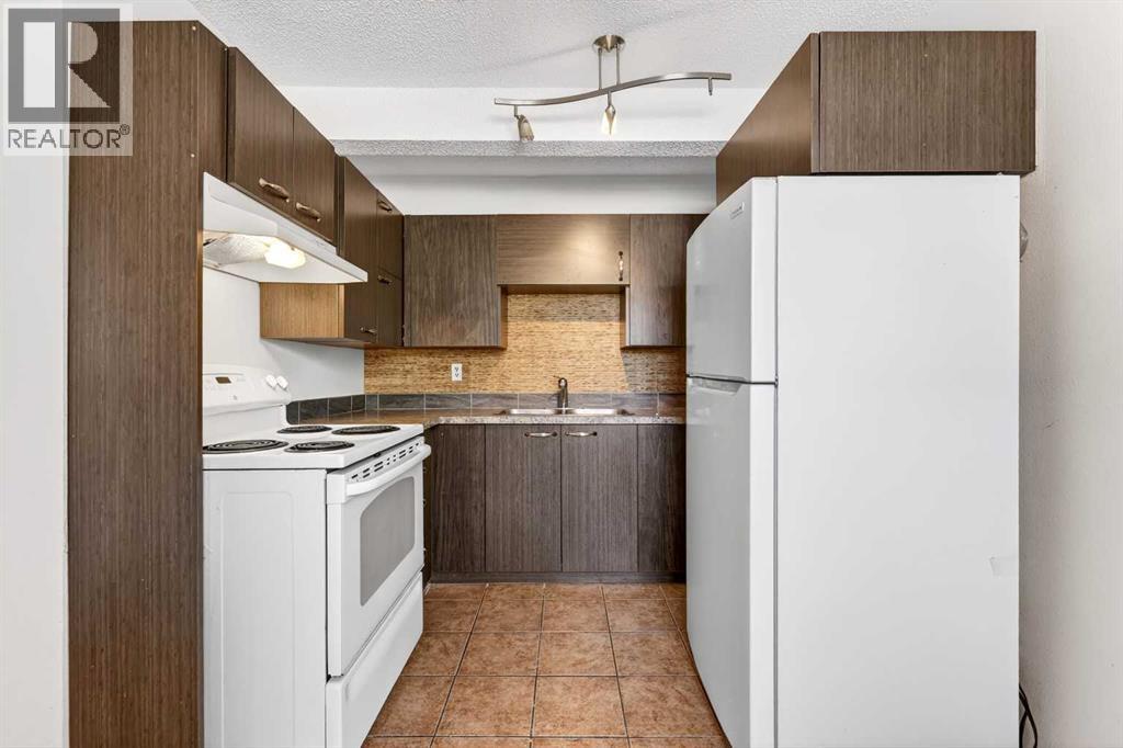 Row / Townhouse for Sale in 5615 1 Avenue SE|Calgary, Alberta T2A5Z6 5