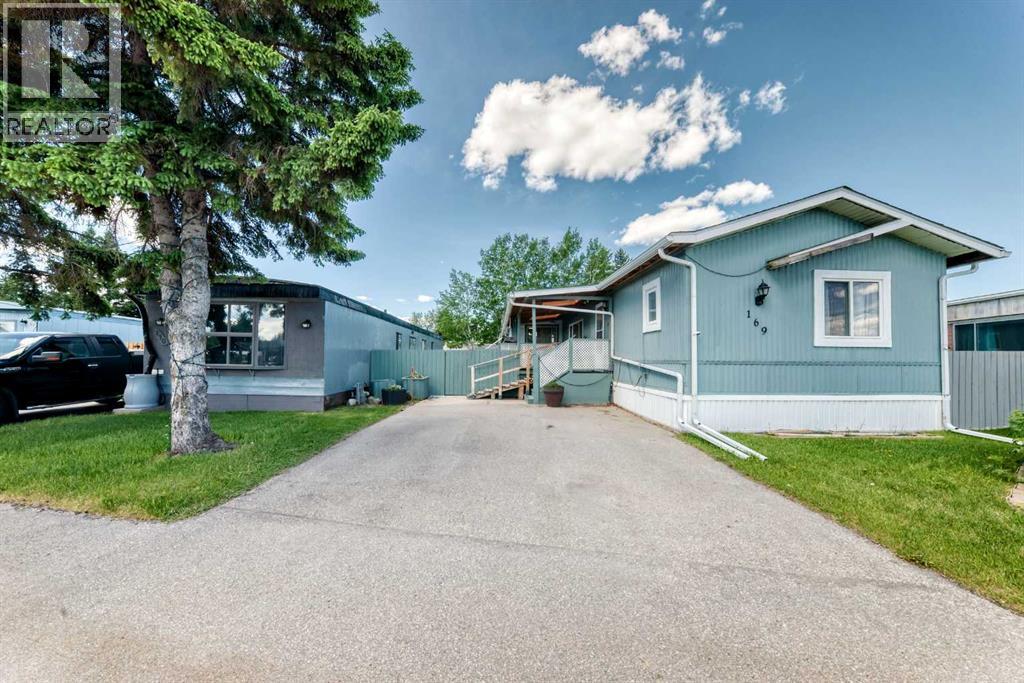 Mobile Home for Sale in 169, 6724 17 Avenue SE|Calgary, Alberta T2A0W5