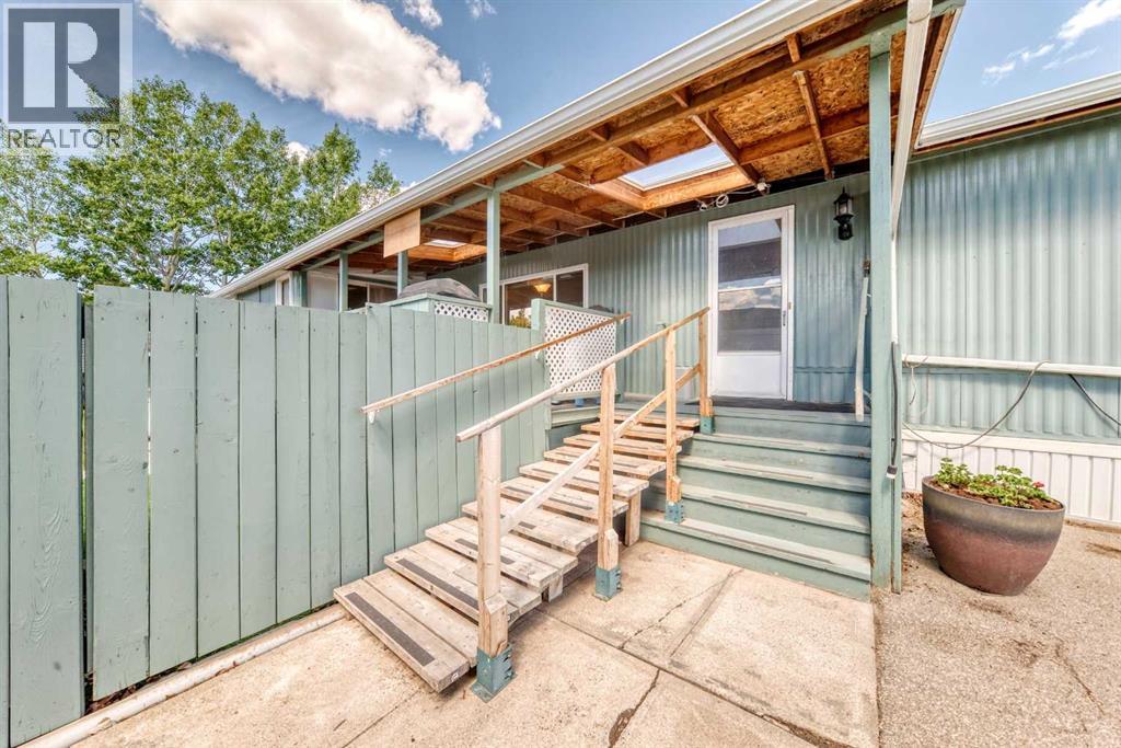 Mobile Home for Sale in 169, 6724 17 Avenue SE|Calgary, Alberta T2A0W5 5