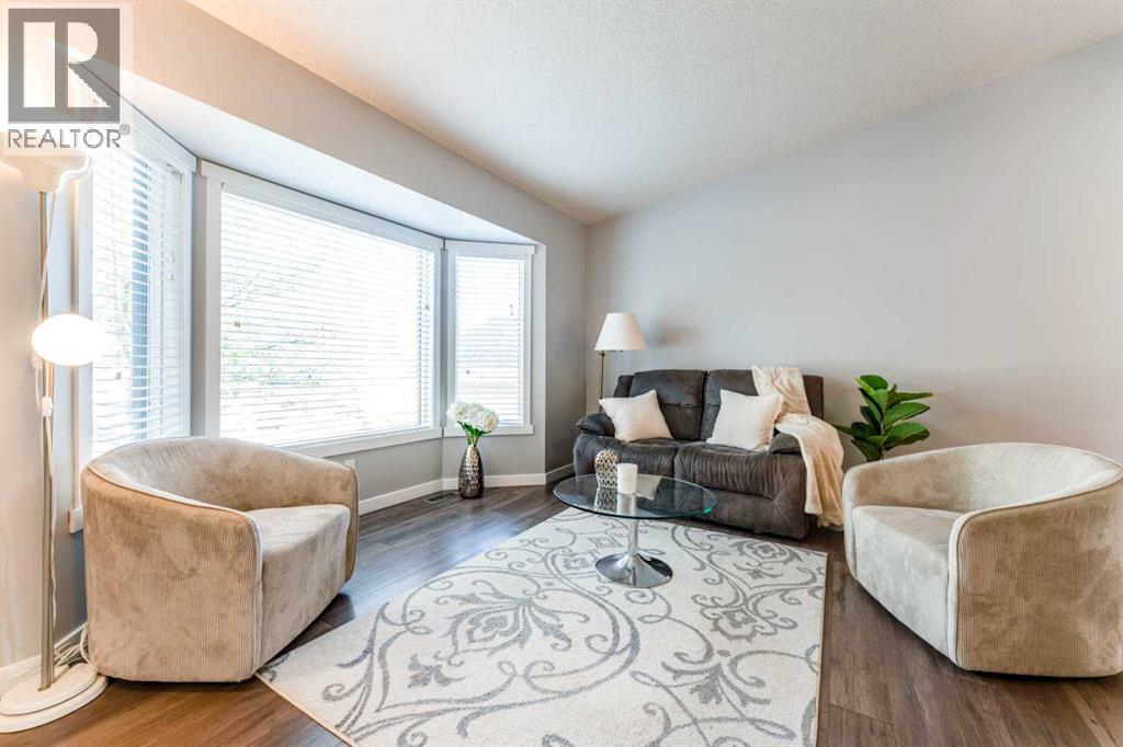 House for Sale in 145 Hawkdale Circle NW|Calgary, Alberta T3G2W9 3