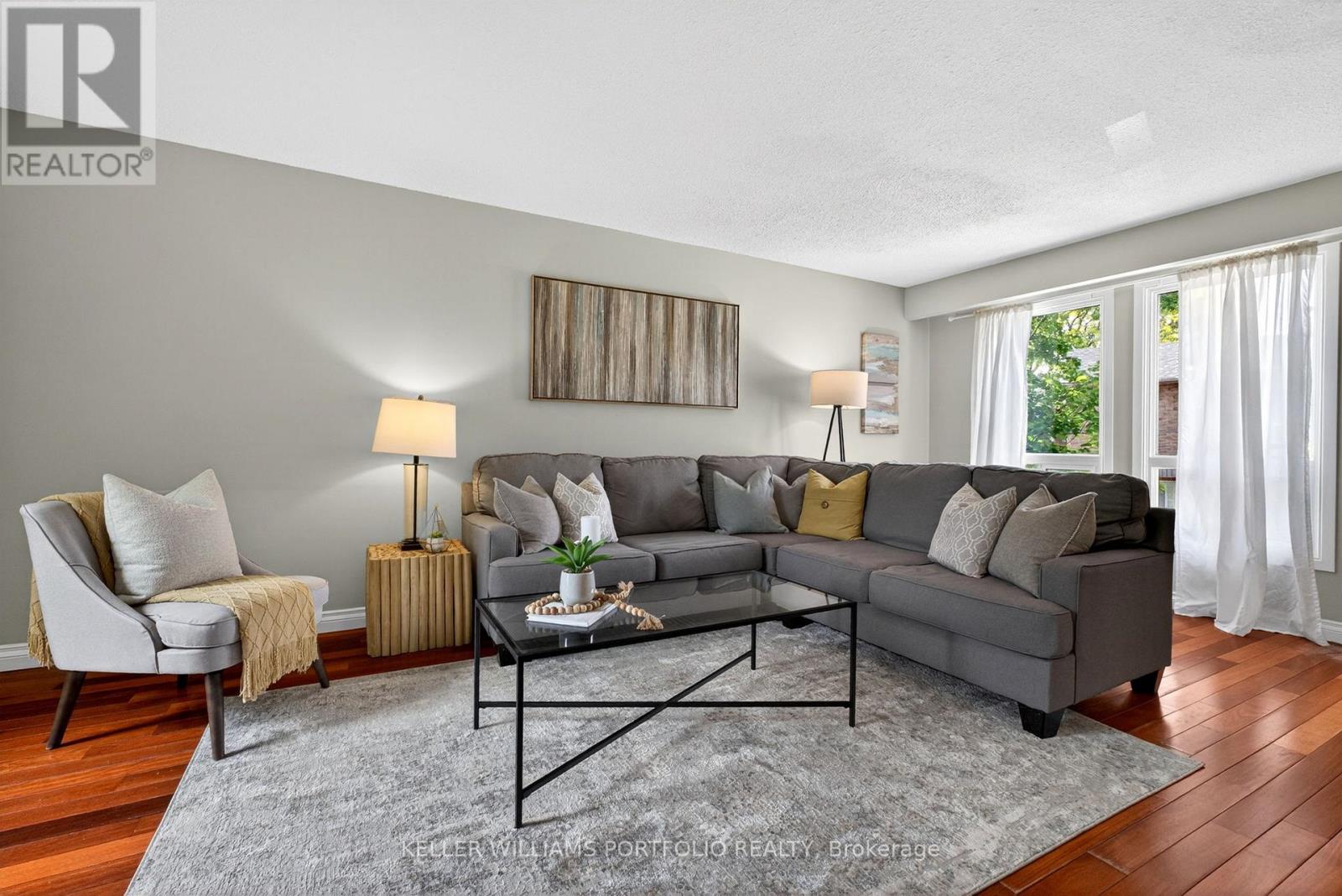 Row / Townhouse for Sale in 20 - 900 DUNDAS STREET W|Mississauga (Erindale), Ontario L5C3B3 4