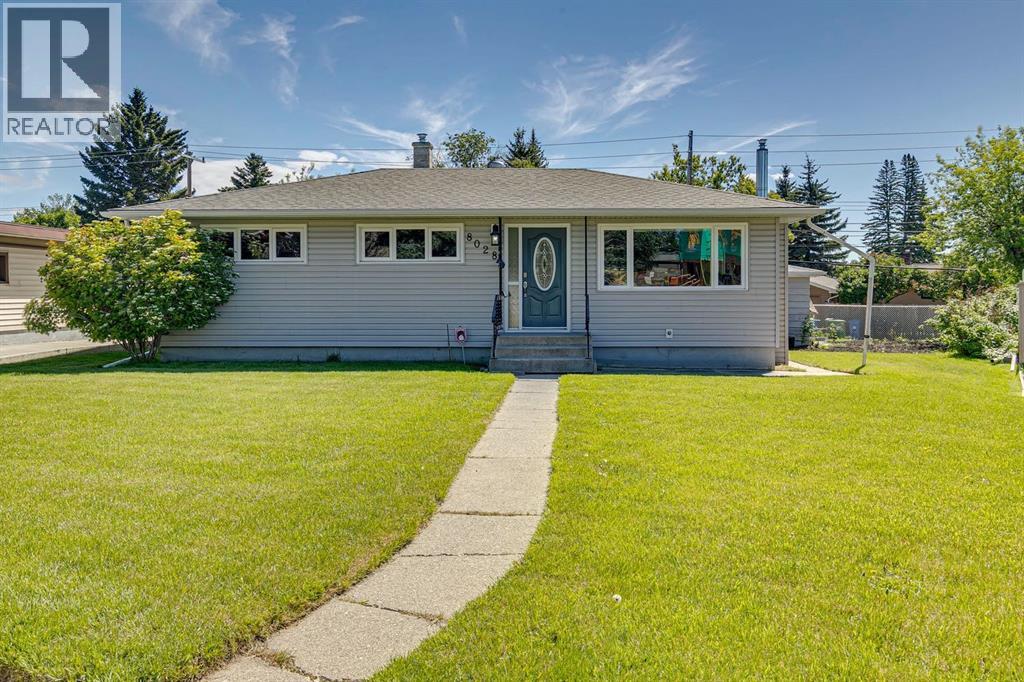 House for Sale in 8028 5 Street SW|Calgary, Alberta T2V1C5