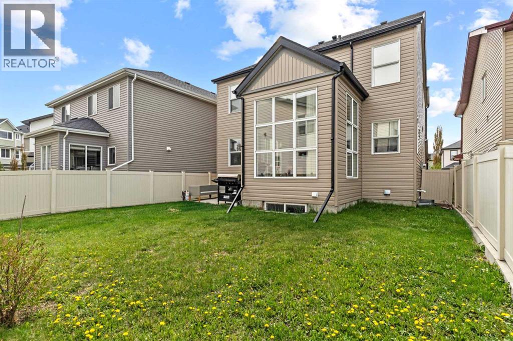 House for Sale in 137 Copperleaf Bay SE|Calgary, Alberta T2Z0J2 5
