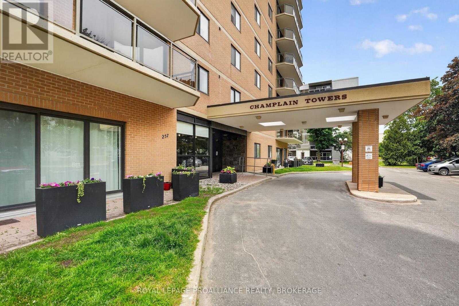 401 - 257 BATH ROAD, Kingston (West of Sir John A. Blvd), Ontario K7M7T3
