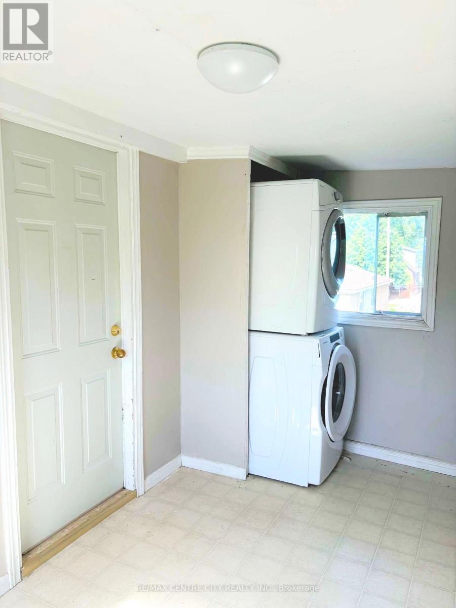 UPPER - 31 LANGARTH STREET W, London South (South E), Ontario N6J1P3