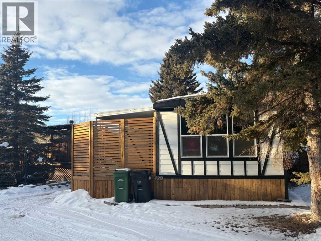 Mobile Home for Sale in 429, 3223 83 Street NW|Calgary, Alberta T3B5P2