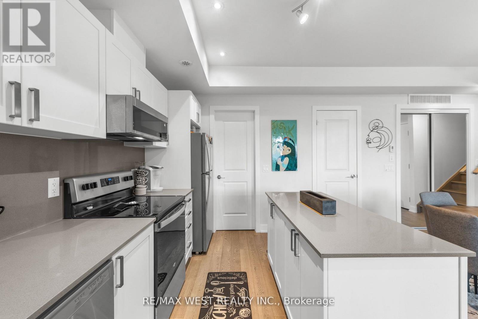 Row / Townhouse for Sale in 225 - 1062 DOUGLAS MCCURDY COMMON|Mississauga (Lakeview), Ontario L5G0C6 4