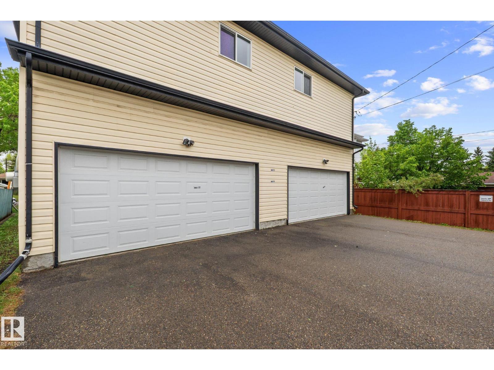 For sale: 4806 117 AVE NW, Edmonton, Alberta T5W0Z1 - E4492677