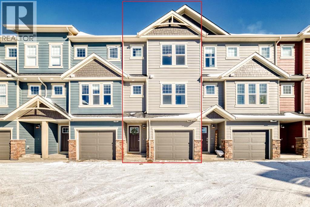 Row / Townhouse for Sale in 272 Cranbrook Square SE|Calgary, Alberta T3M3K8 2