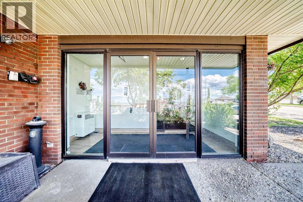 Apartment for Sale in 4206, 385 Patterson Hill SW|Calgary, Alberta T3H2P3 3