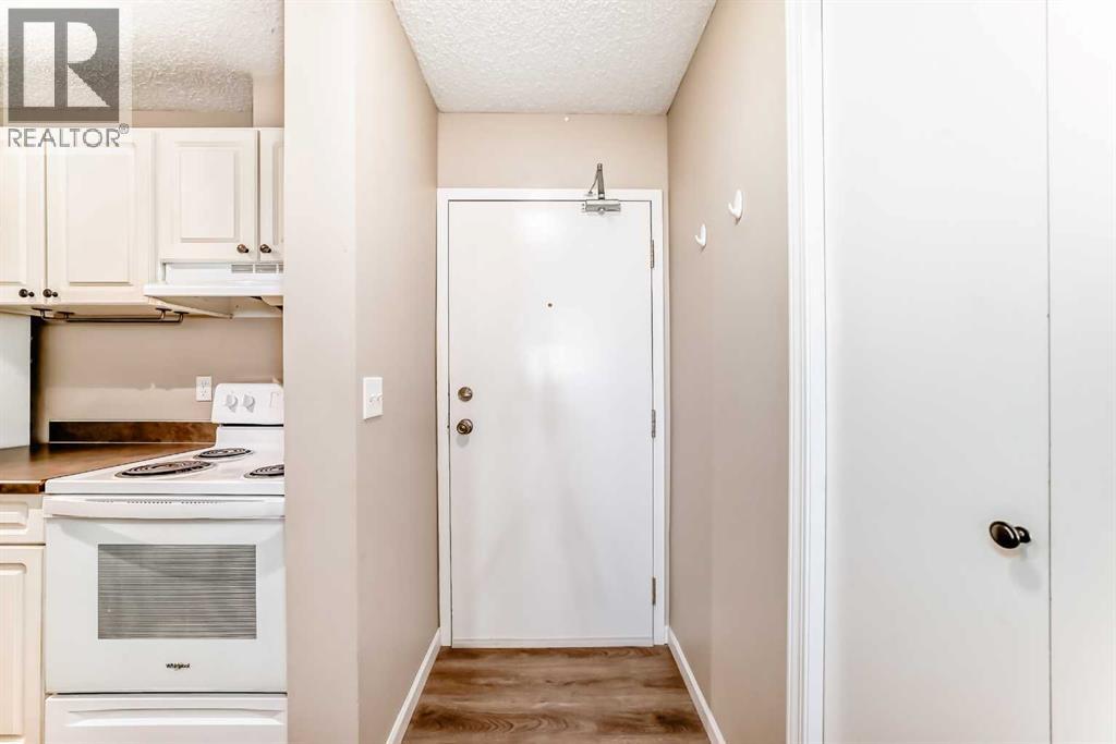 Apartment for Sale in 4206, 385 Patterson Hill SW|Calgary, Alberta T3H2P3 4