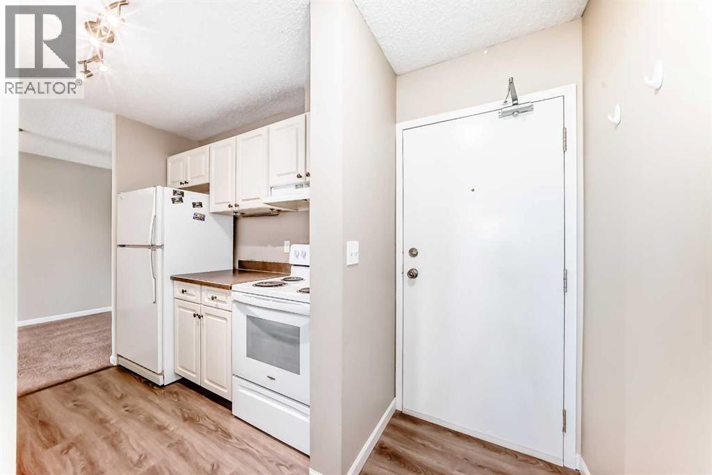 Apartment for Sale in 4206, 385 Patterson Hill SW|Calgary, Alberta T3H2P3 5