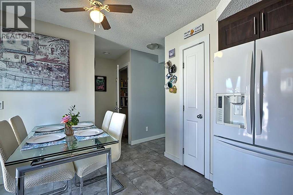 Row / Townhouse for Sale in 72 Deerpoint Road SE|Calgary, Alberta T2J6M9 5