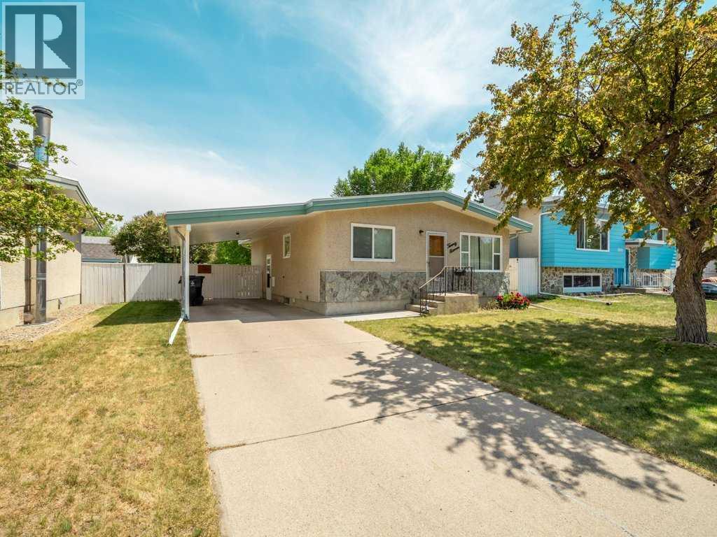 2011 20 Street N, Lethbridge, Alberta T1H4G7