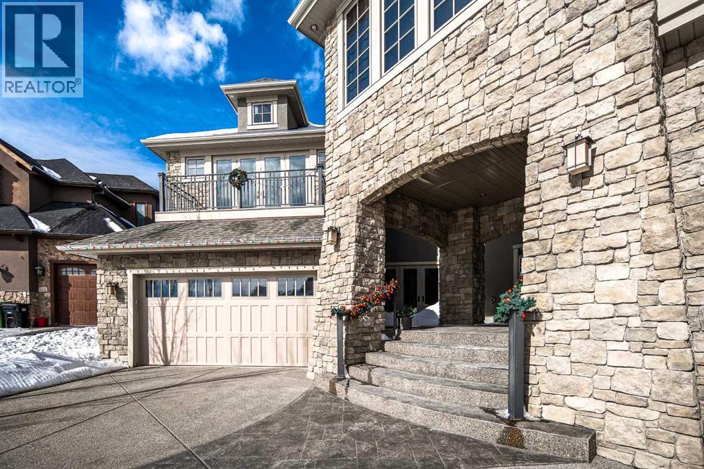 House for Sale in 5 Elveden Point SW|Calgary, Alberta T3H3X8 2
