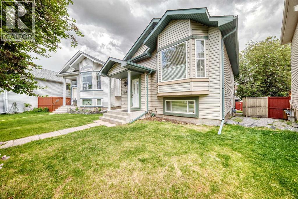 House for Sale in 137 Erin Meadow Bay SE|Calgary, Alberta T2B3A2 2