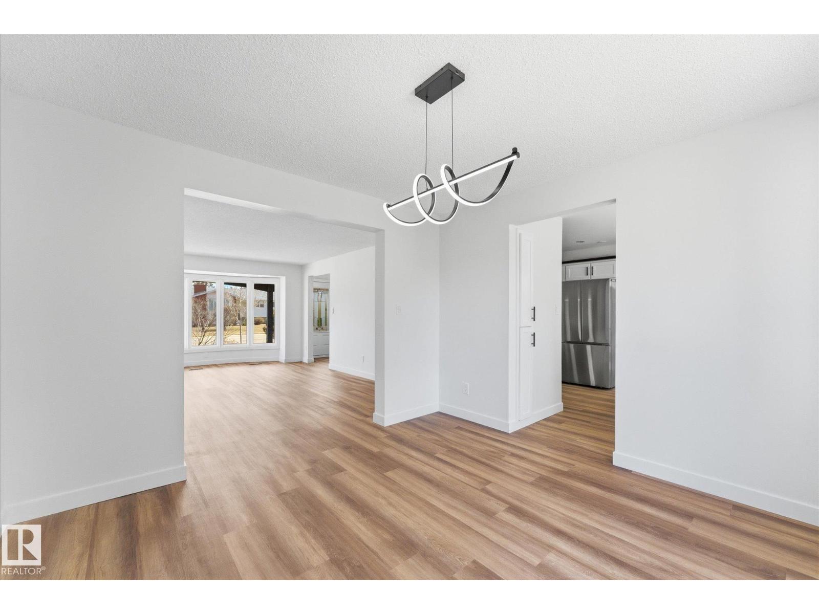 埃德蒙顿Rideau Park 4卧2卫独立屋|2034 sqft经典双层家庭住宅 - 11