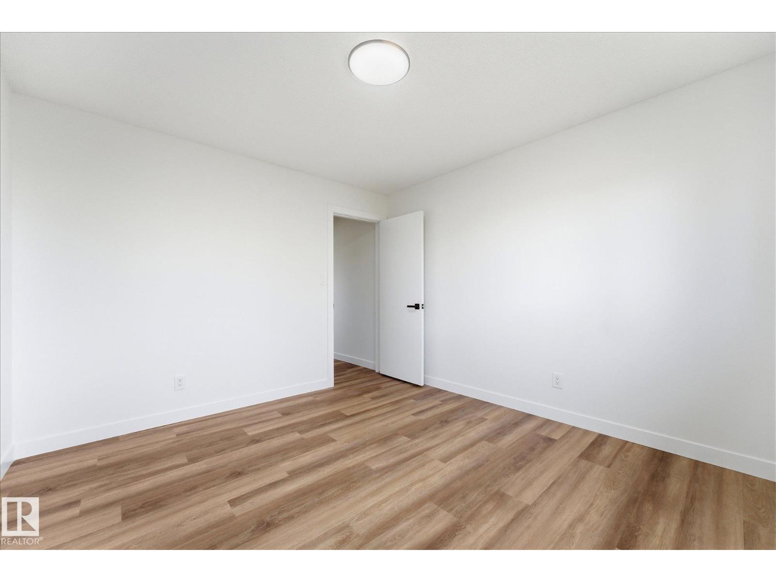 埃德蒙顿Rideau Park 4卧2卫独立屋|2034 sqft经典双层家庭住宅 - 29