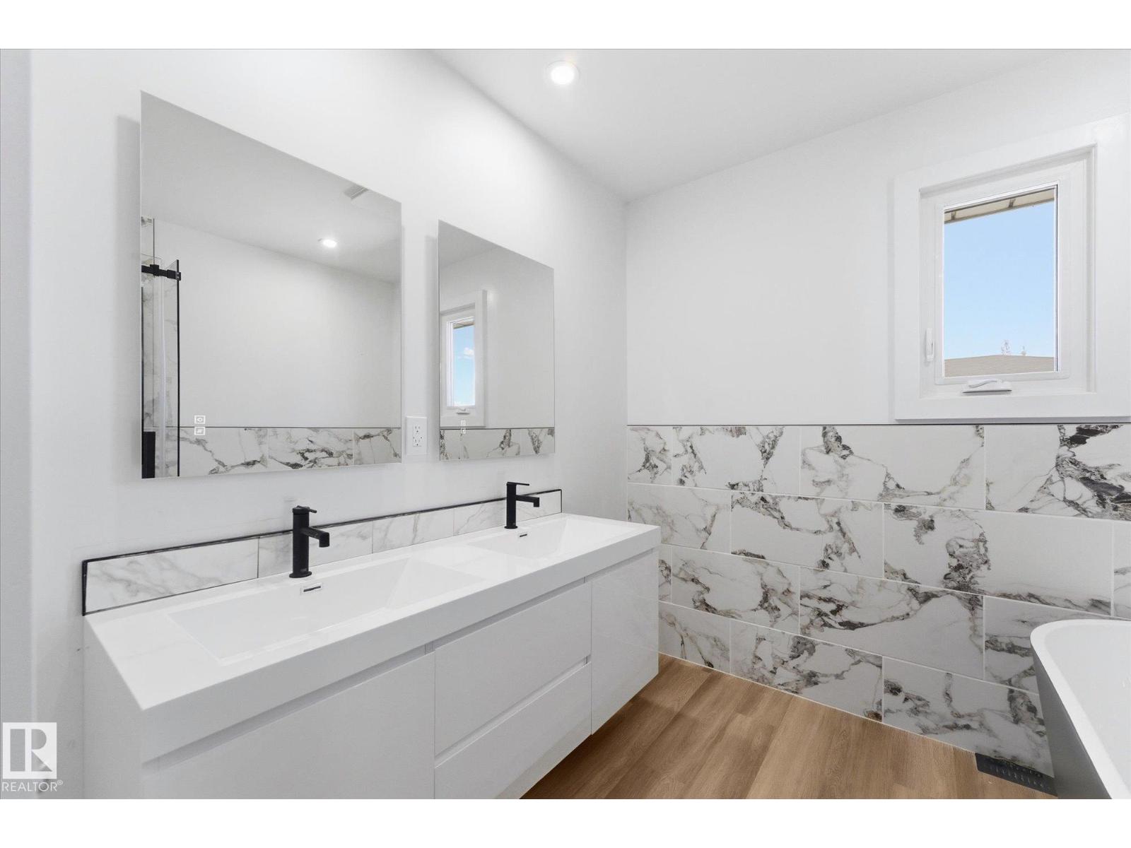 埃德蒙顿Rideau Park 4卧2卫独立屋|2034 sqft经典双层家庭住宅 - 32