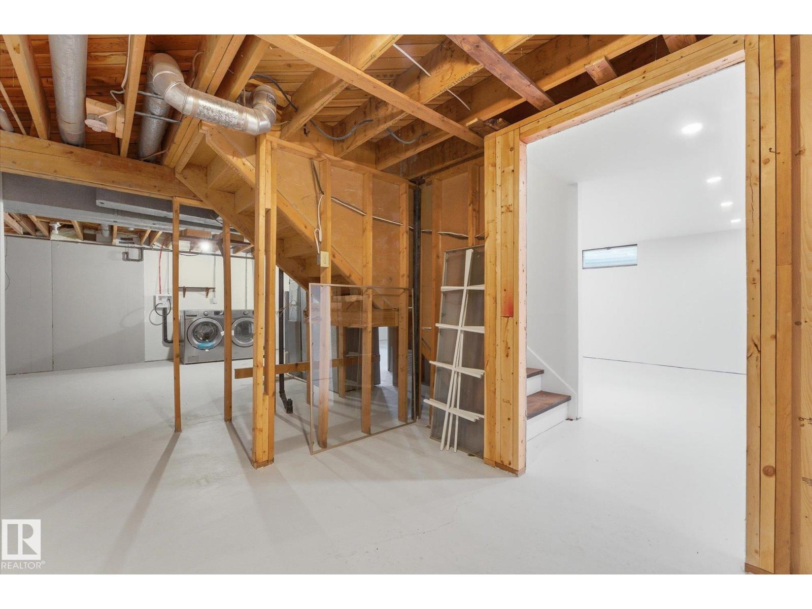 埃德蒙顿Rideau Park 4卧2卫独立屋|2034 sqft经典双层家庭住宅 - 34