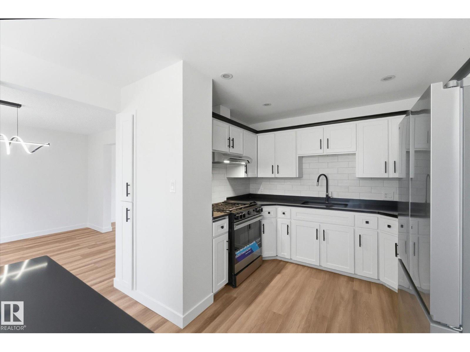 埃德蒙顿Rideau Park 4卧2卫独立屋|2034 sqft经典双层家庭住宅 - 4