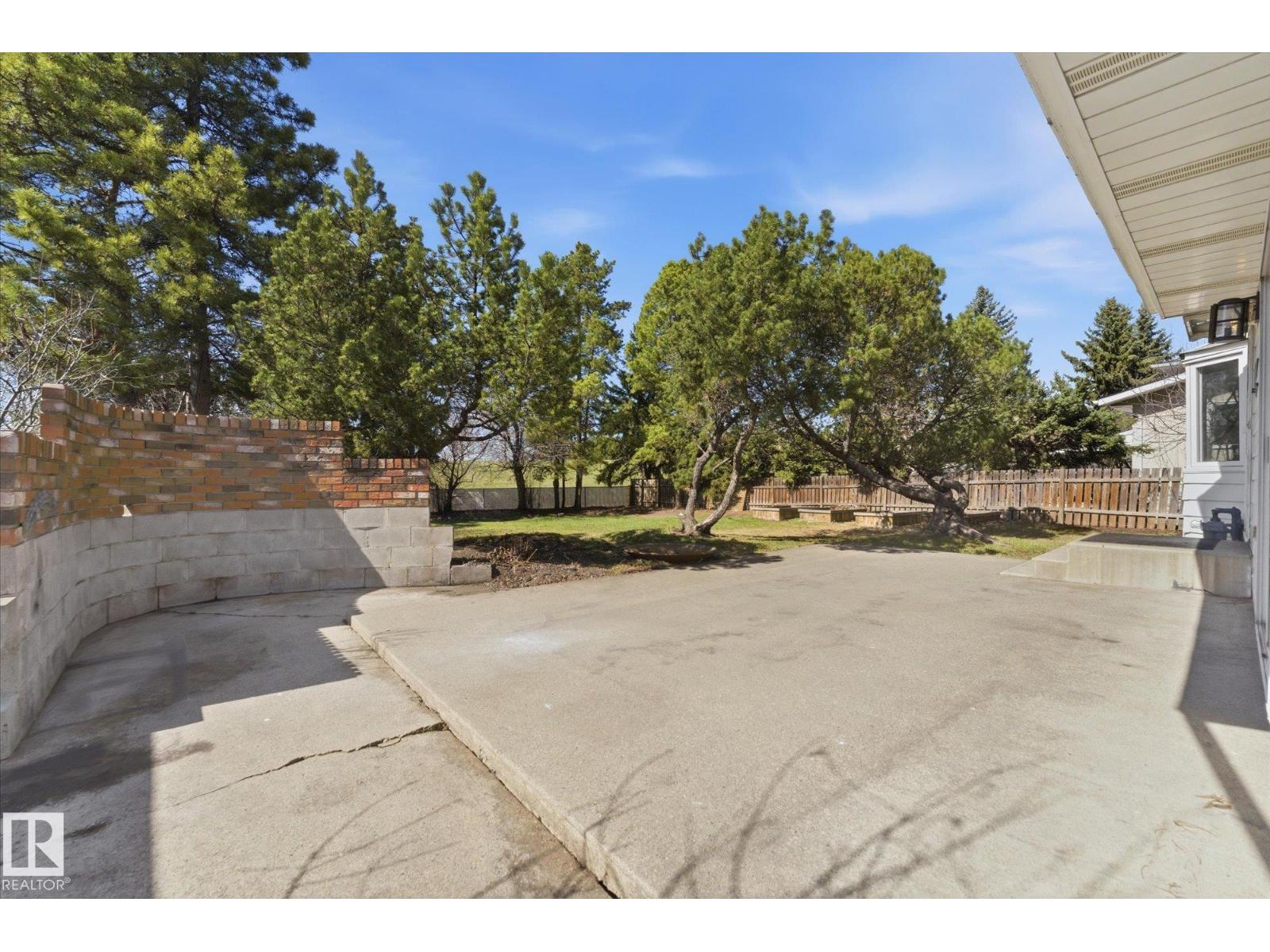 埃德蒙顿Rideau Park 4卧2卫独立屋|2034 sqft经典双层家庭住宅 - 46