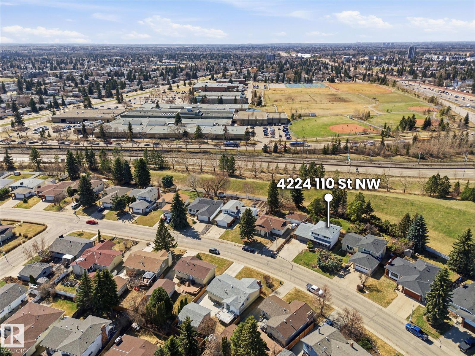 埃德蒙顿Rideau Park 4卧2卫独立屋|2034 sqft经典双层家庭住宅 - 55