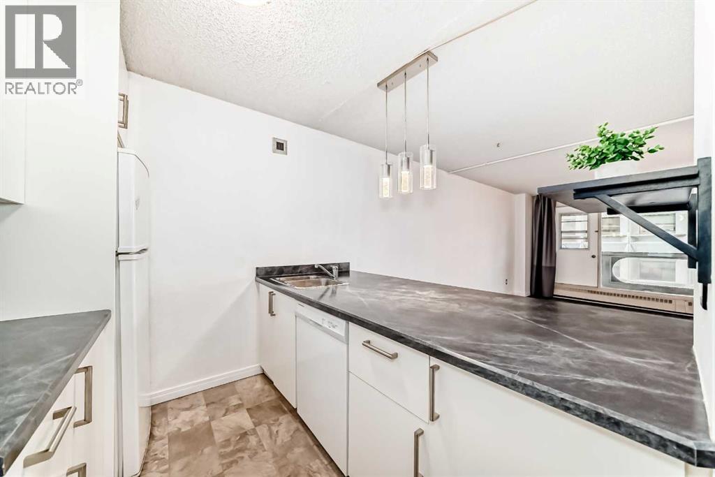 Apartment for Sale in 1403, 221 6 Avenue SE|Calgary, Alberta T2G4Z9 5