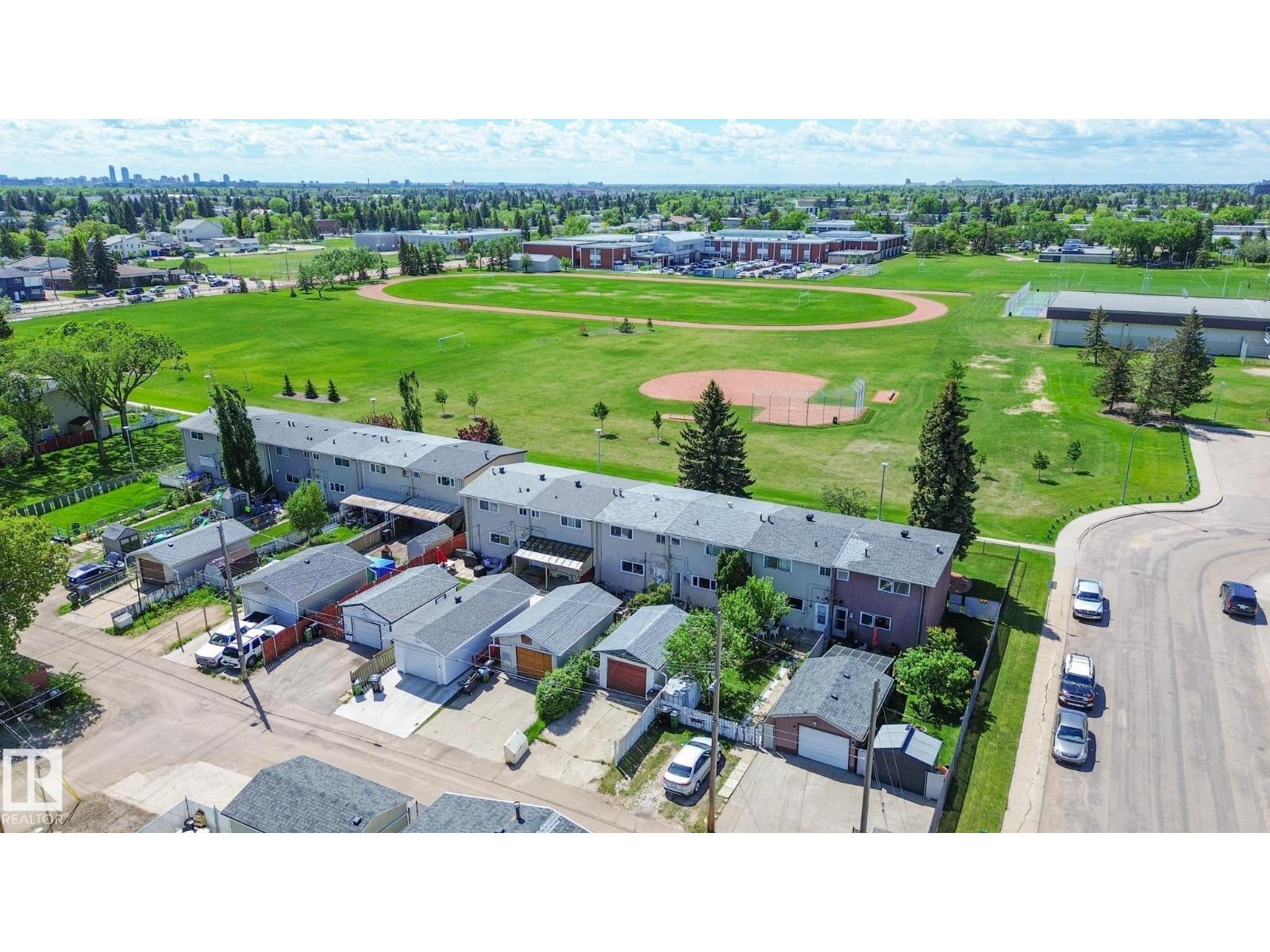 Edmonton Glengarry 3卧2卫联排别墅 无管理费 带独立车库 - 39