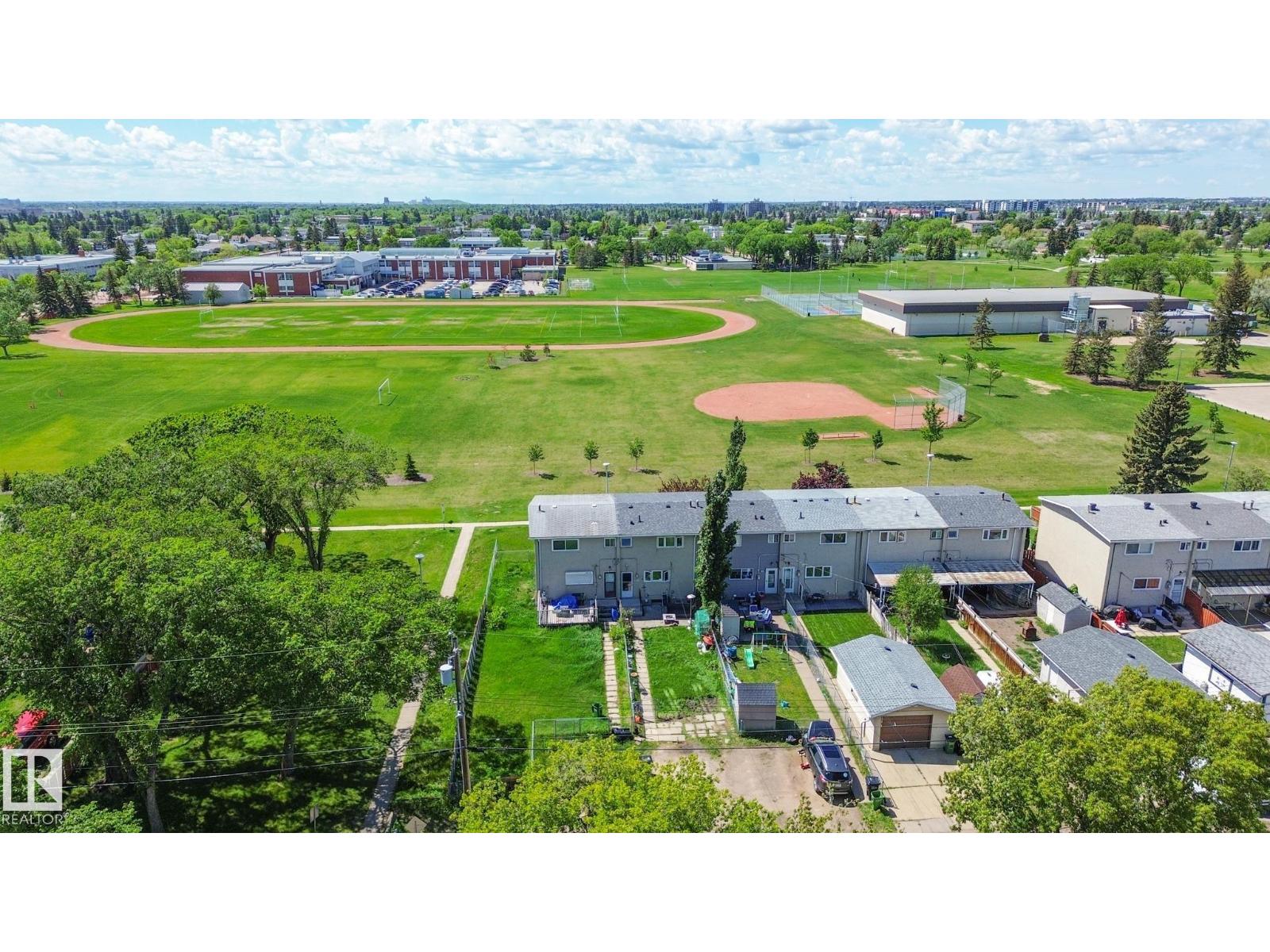 Edmonton Glengarry 3卧2卫联排别墅 无管理费 带独立车库 - 45