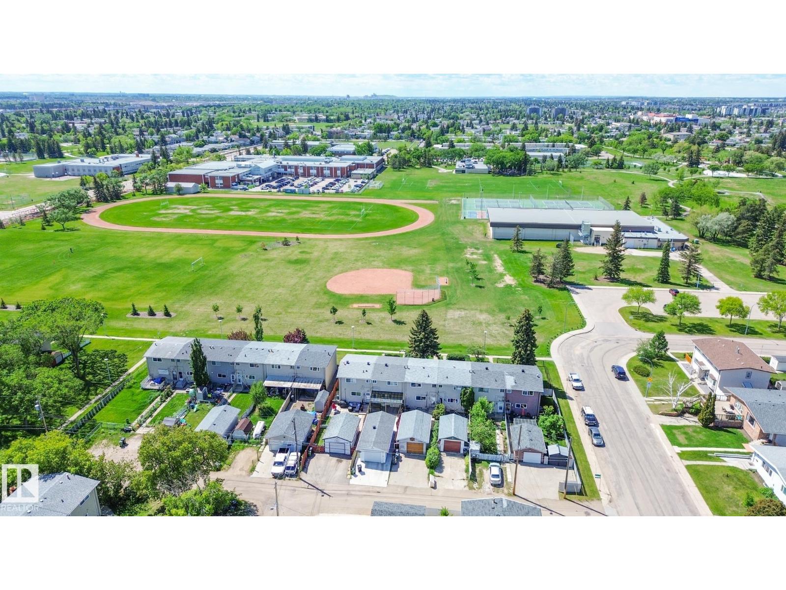 Edmonton Glengarry 3卧2卫联排别墅 无管理费 带独立车库 - 47
