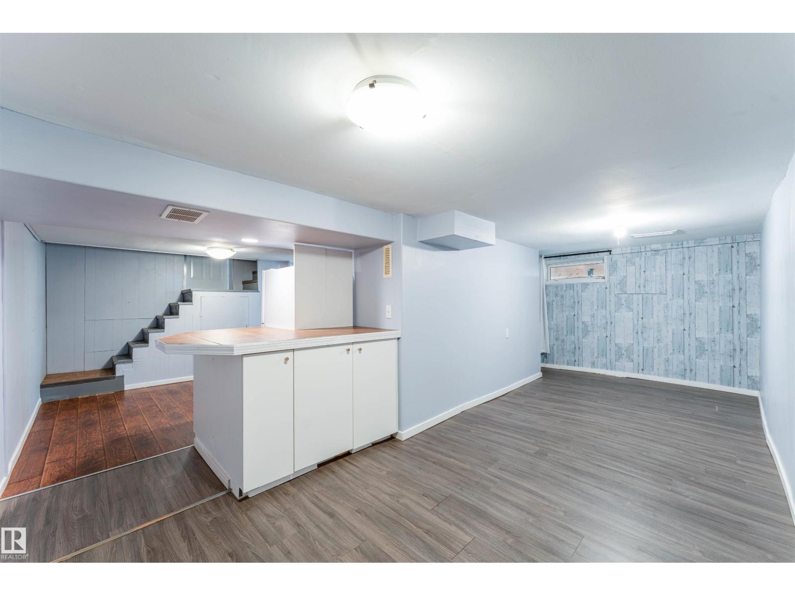 埃德蒙顿 Alberta Avenue 3卧2卫经典双层独立屋 - 35