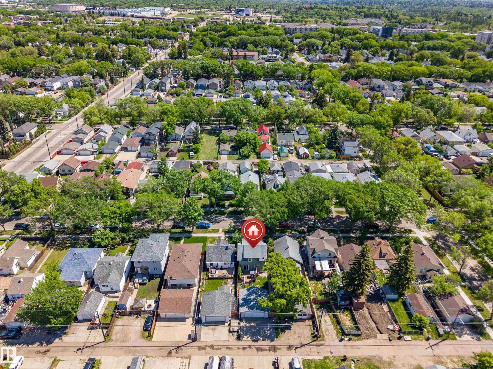 埃德蒙顿 Alberta Avenue 3卧2卫经典双层独立屋 - 60