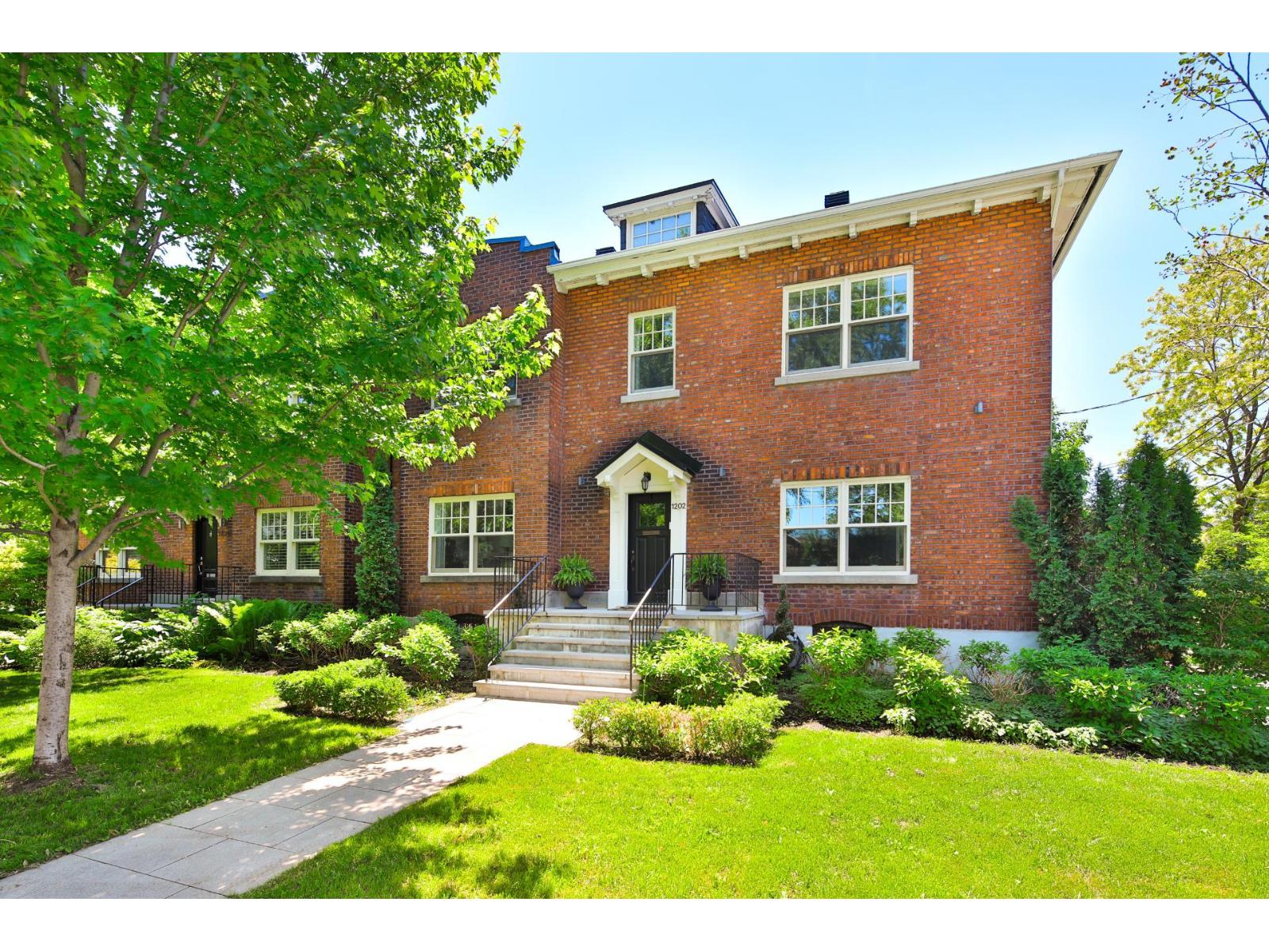 1202 Ch. Dunvegan, Mont-Royal, Quebec H3R2Z5