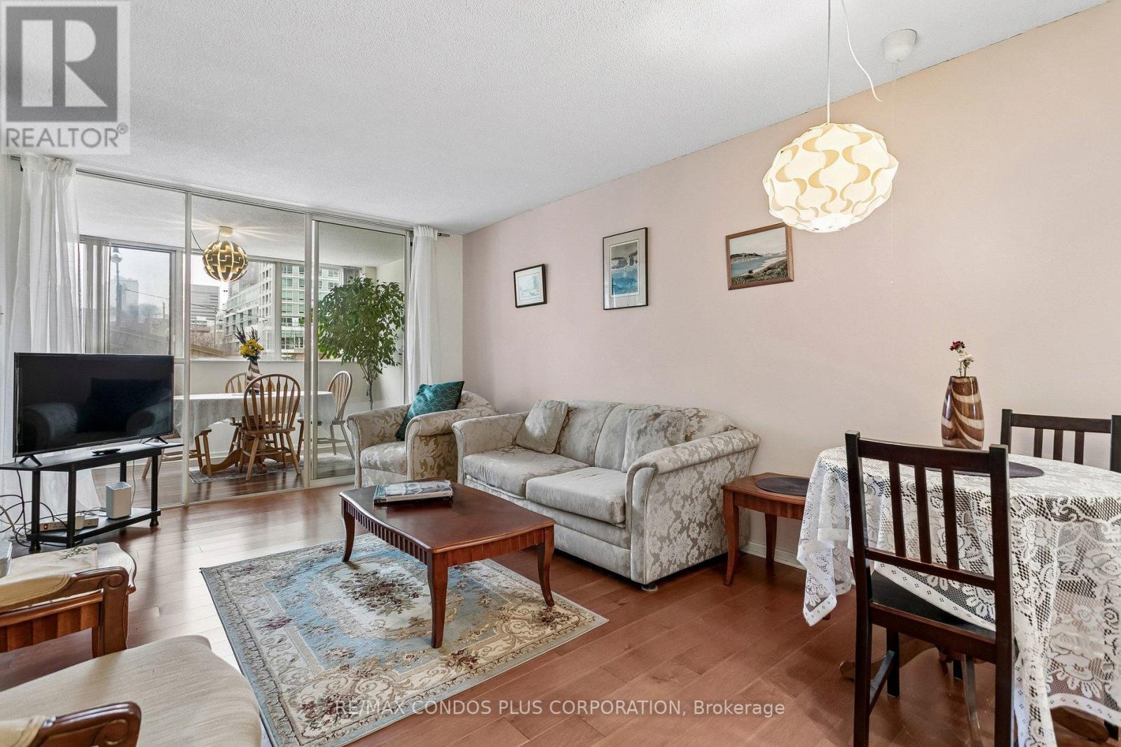204 - 15 MAITLAND PLACE