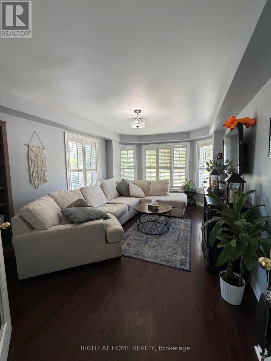 Row / Townhouse for Sale in 59 - 6050 BIDWELL TRAIL|Mississauga (East Credit), Ontario L5V1V6 3