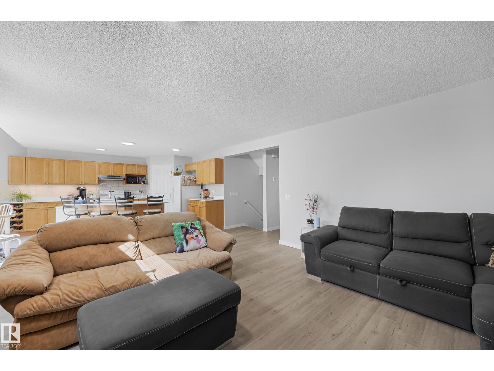 埃德蒙顿Jamieson Place 4卧4卫独立屋|全装修地下室|无后邻 - 4