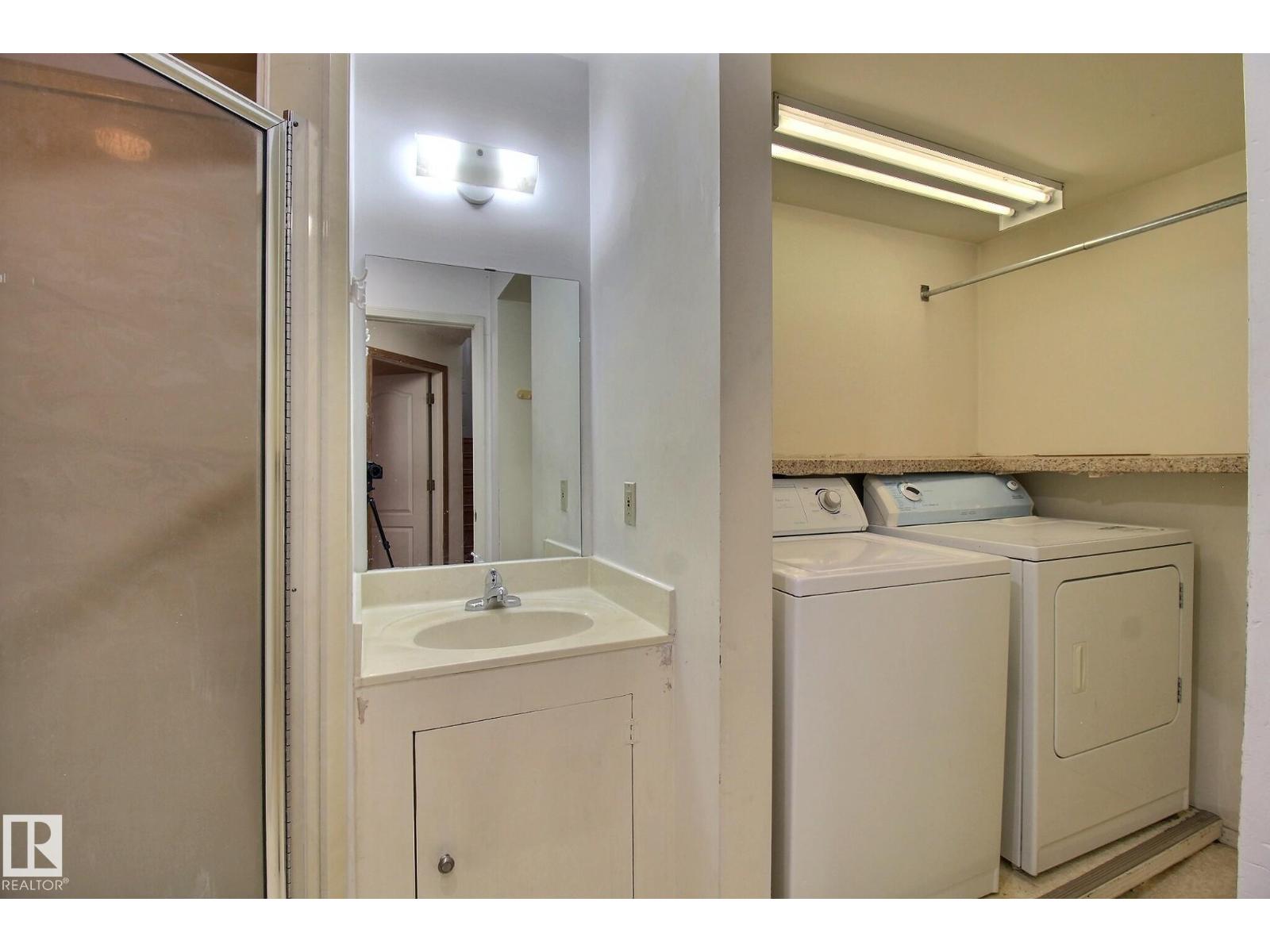 埃德蒙顿Duggan社区5卧2卫错层独立屋,转角大地块 - 25
