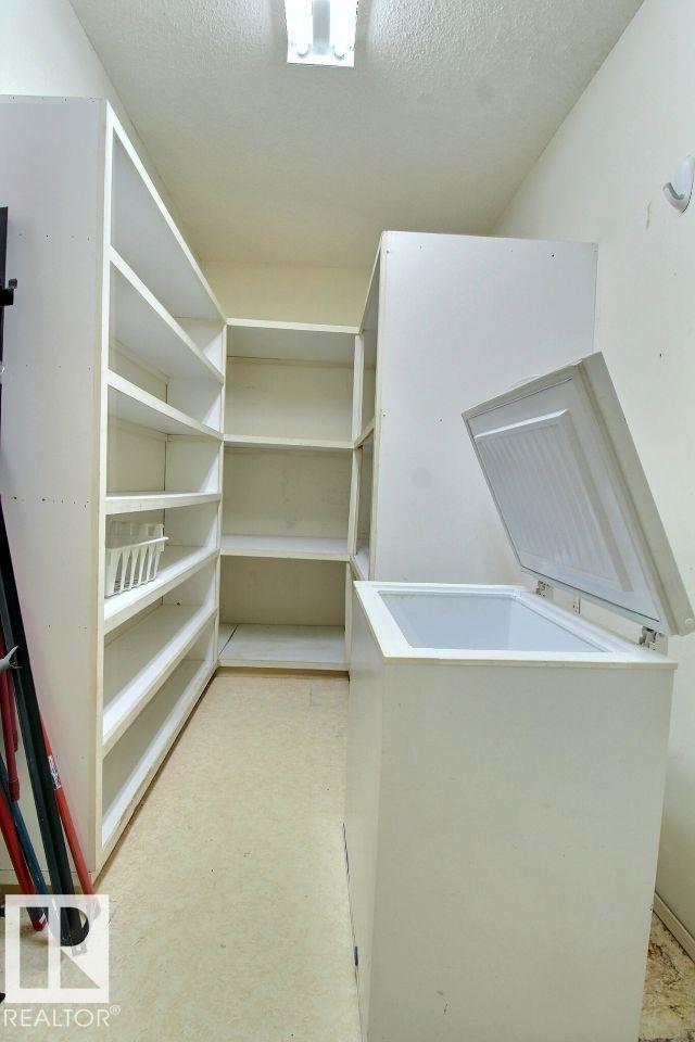 埃德蒙顿Duggan社区5卧2卫错层独立屋,转角大地块 - 27