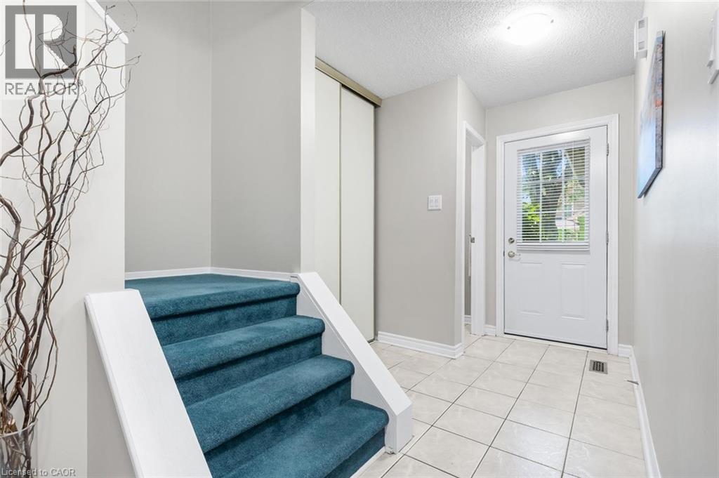 Row / Townhouse for Sale in 2766 FOLKWAY Drive Unit# 34|Mississauga, Ontario L5L3M3 4