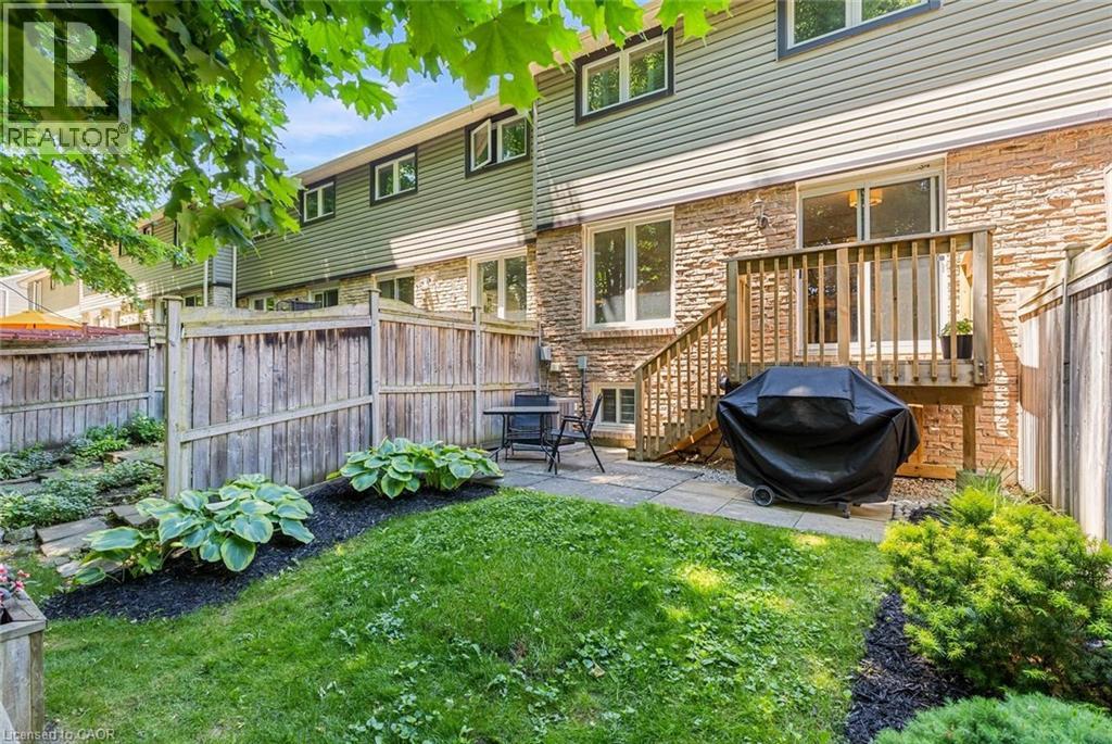 Row / Townhouse for Sale in 2766 FOLKWAY Drive Unit# 34|Mississauga, Ontario L5L3M3 3