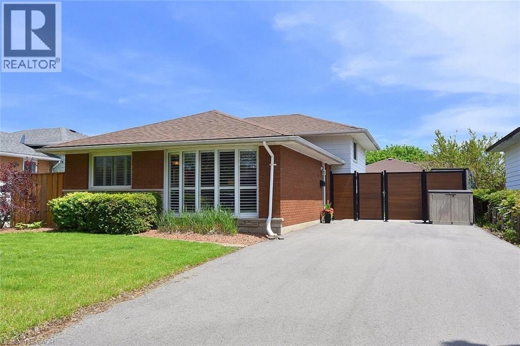 6 PALM Crescent, Brantford, Ontario N3R5G2
