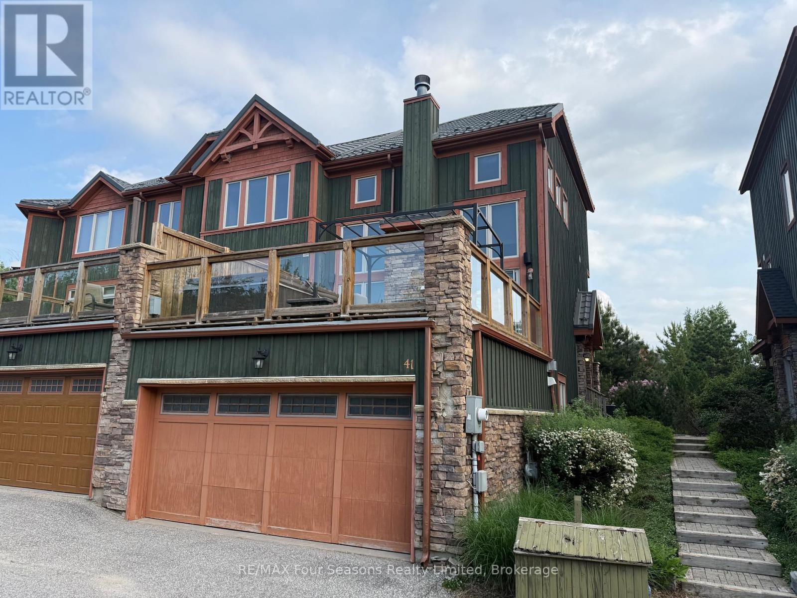 41 - 214 BLUESKI GEORGE CRESCENT
