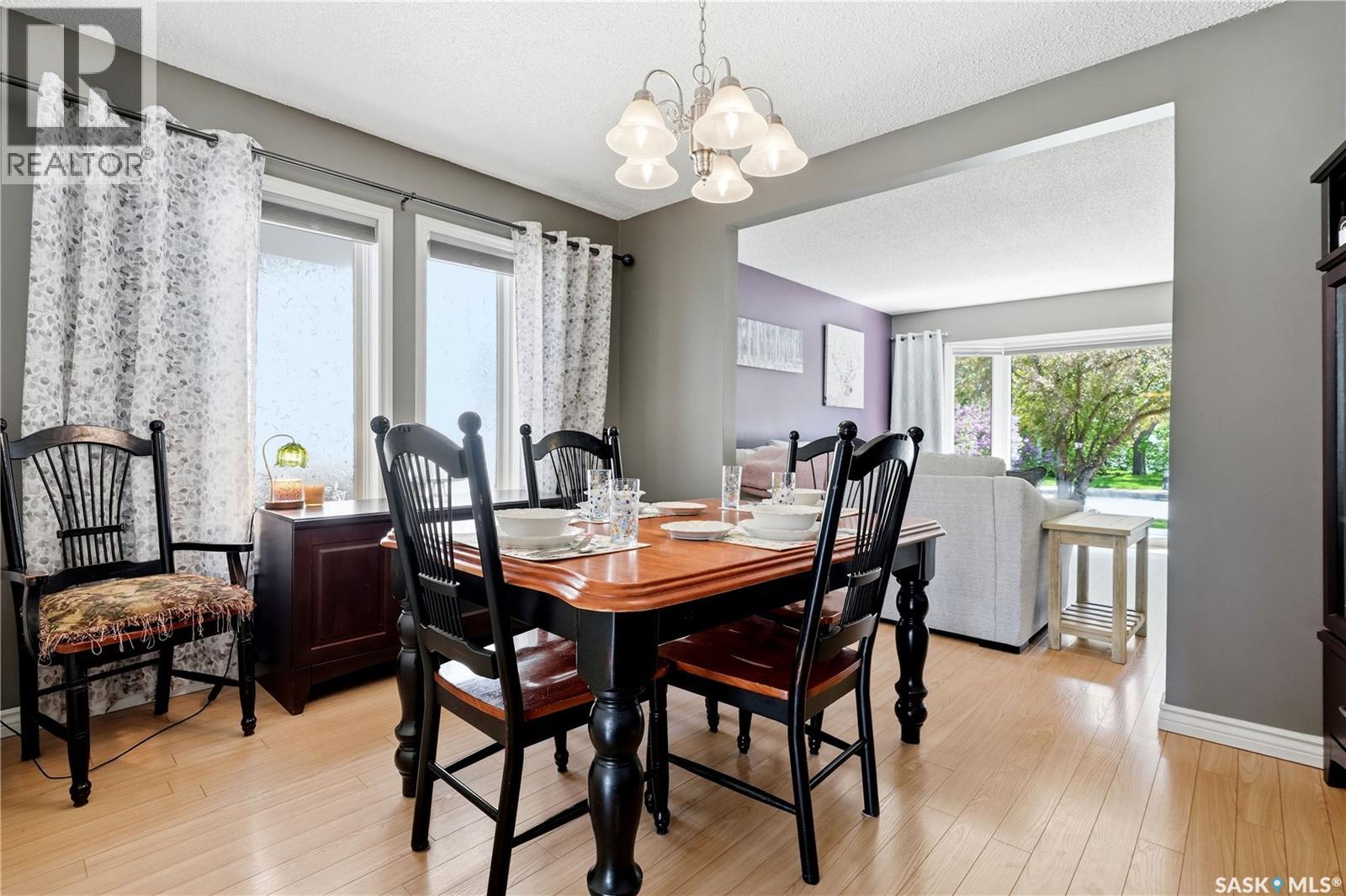 Regina Coronation Park 4卧3卫独立屋|全装修地下室|双车库 - 7