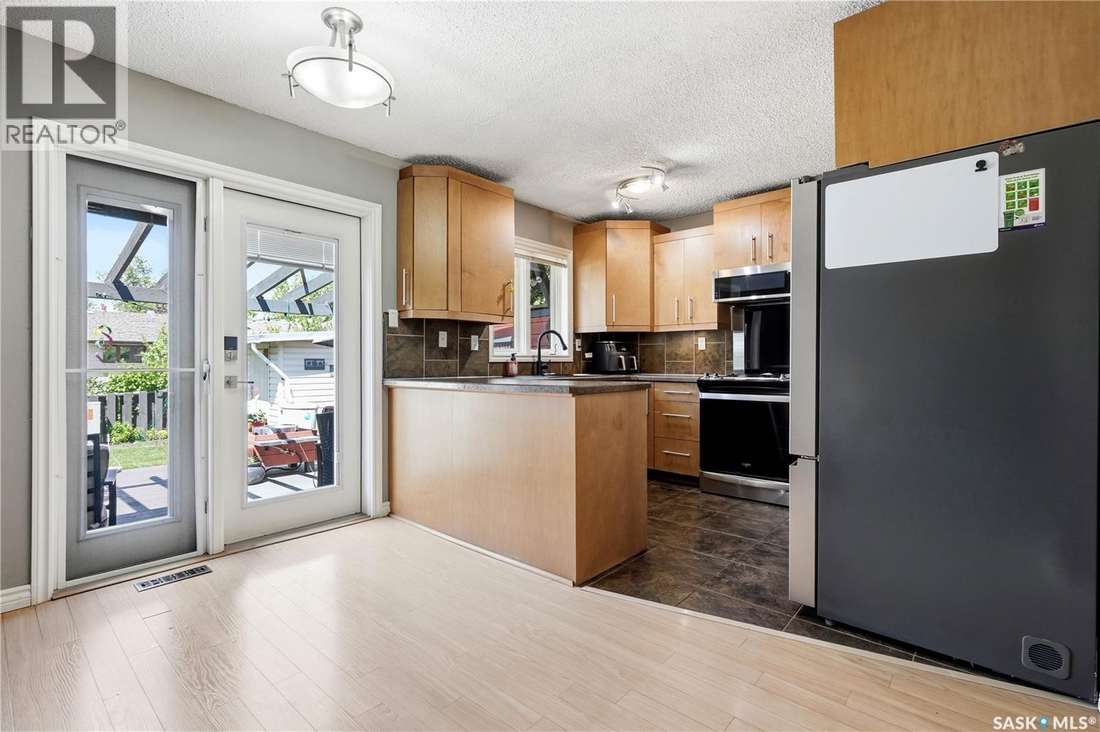 Regina Coronation Park 4卧3卫独立屋|全装修地下室|双车库 - 8