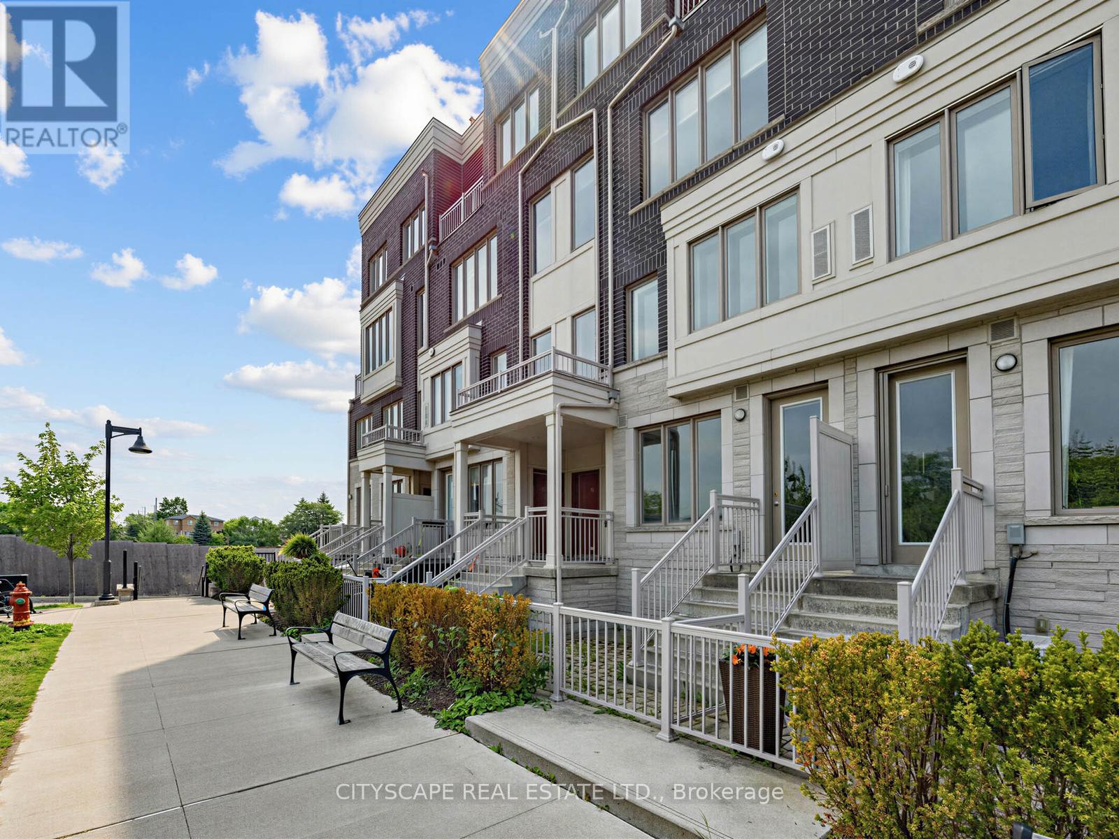 Row / Townhouse for Sale in 13 - 145 LONG BRANCH AVENUE|Toronto (Long Branch), Ontario M8W0A9 2