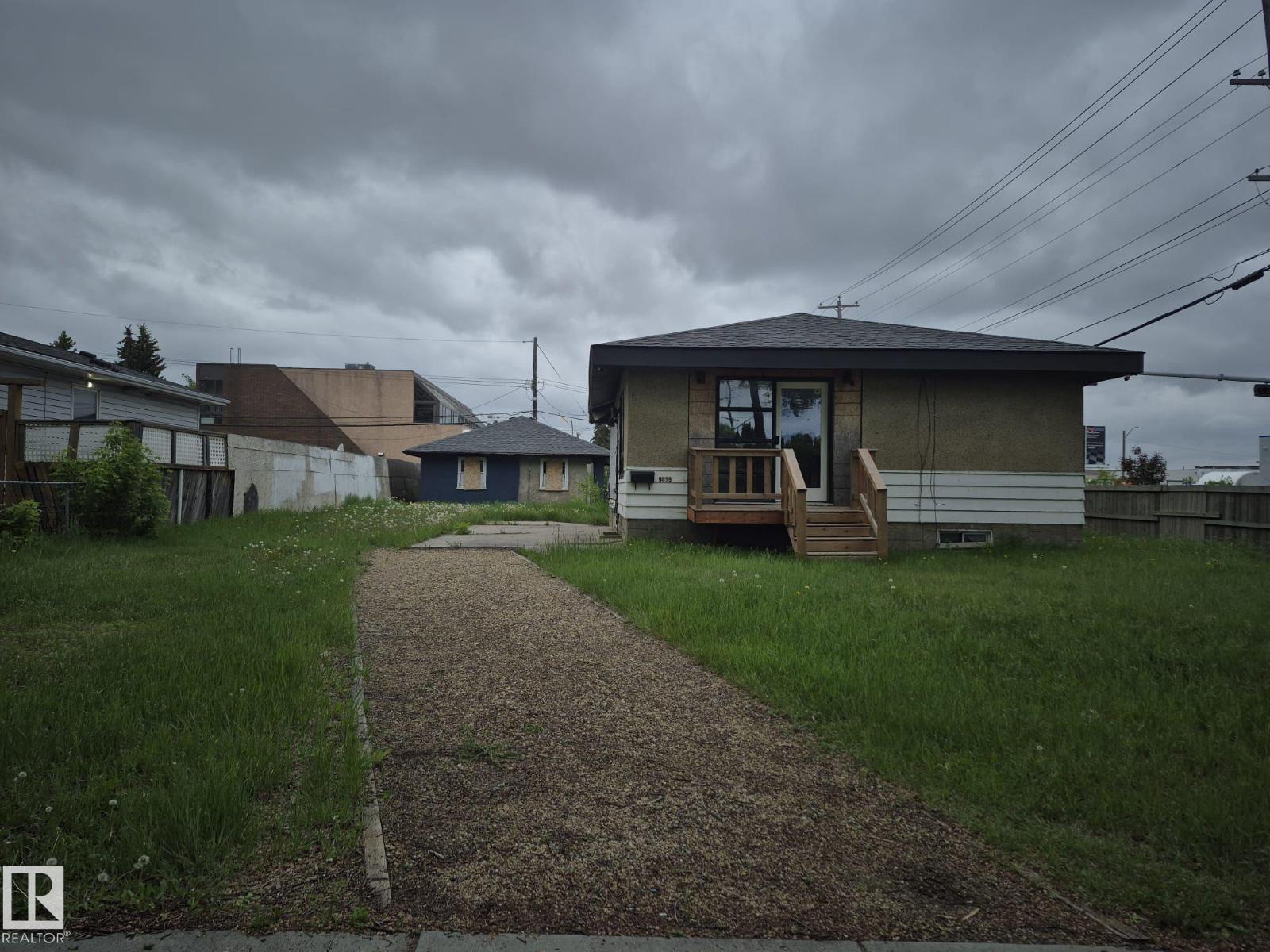 埃德蒙顿 Hazeldean 开发用地｜1卧1卫平层 Bungalow