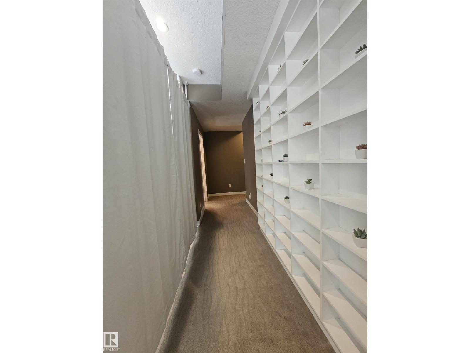 埃德蒙顿Garneau核心区|2卧2卫联排别墅|3车位+独立工作室 - 44