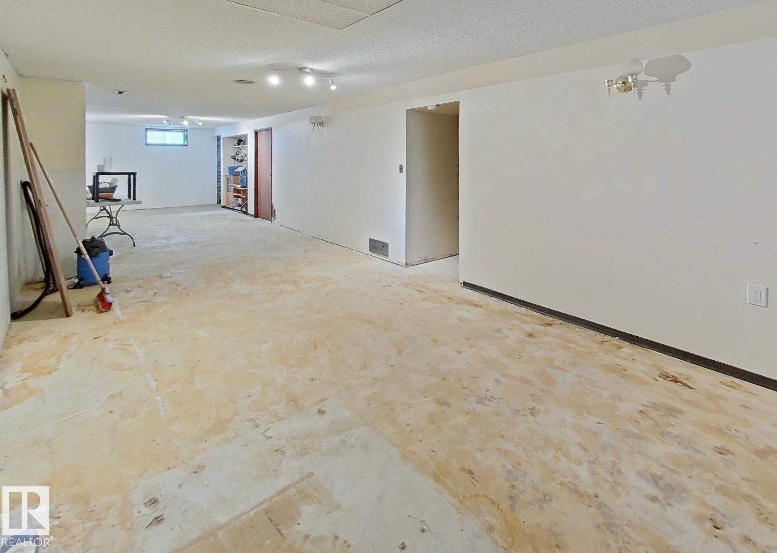 埃德蒙顿 Belmont 社区 4卧3卫独栋平房 带车库与工作室 - 37